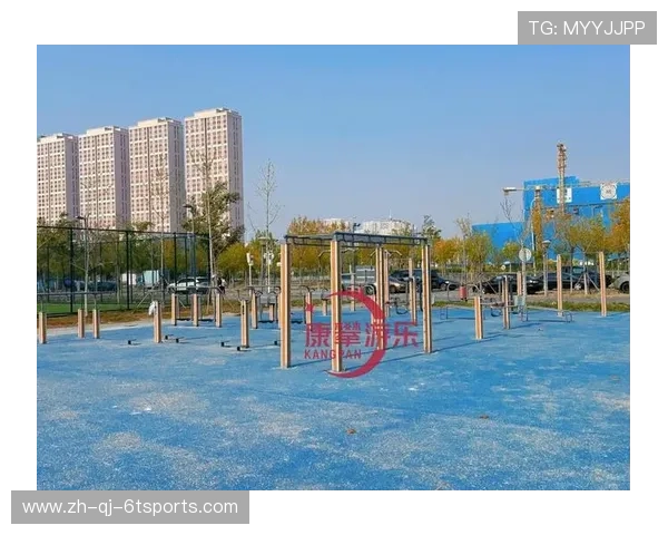 跪姿扭腰健身器材训练动作说明